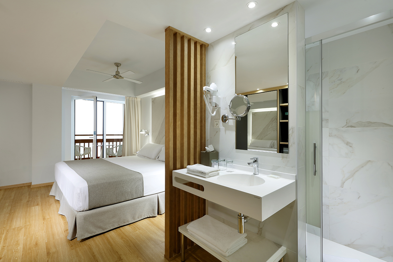 078_alta_CaleiaTalayotSpaHotel Doble Vista Mar Frontal.jpg